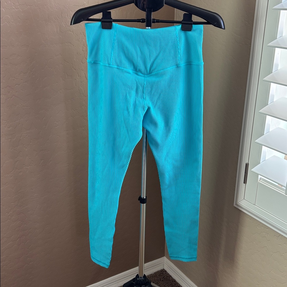 ATHLETA 🩵 Elation Ribbed Tight - Picture 4 of 8